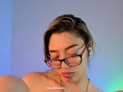 Amateur Private Sex Chat of carol_blonde