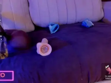 Bongacams Live Porn of Mia-Bloom