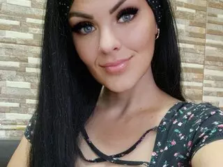 Yanisa28