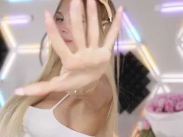 Bongacams Sex Cam of blondinochkaa