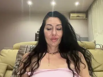 Bongacams Watch Live Sex Cams of KorolevaQween000