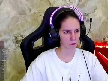 Bongacams Watch Live Sex Cams of IrwiTomboy