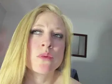Bongacams Live Sex Cam of AliceC4t01