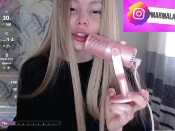Bongacams Live Sex Cam of Foxymoxy19