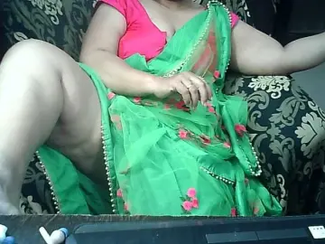 Bongacams Watch Live Sex Cams of Indianbhabhimilf40