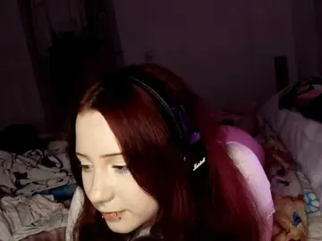 Bongacams Nude Webcam of emoemily