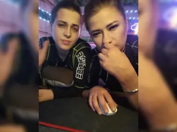 Bongacams Watch Live Sex Cams of 2Laski2