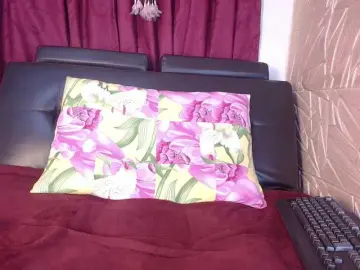 Bongacams Watch Live Sex Cams of Camila-milf