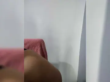 Bongacams Live Sex Cam of candicelovee