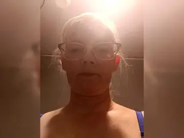 Bongacams Watch Live Sex Cams of Sweetie454