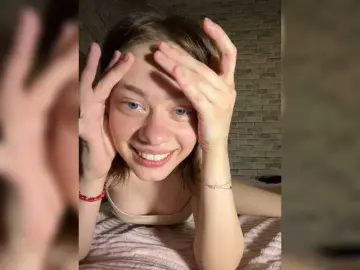 Bongacams Free Porn Cam of 18YoungPussy18
