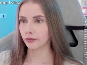 Bongacams Sex Cam of -VikkiL0vesCheese-