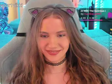 Bongacams Live Sex of -VikkiL0vesCheese-