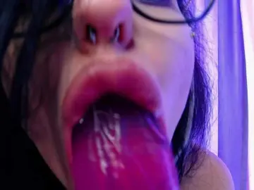 Bongacams Free Porn Cam of RavenFoxy