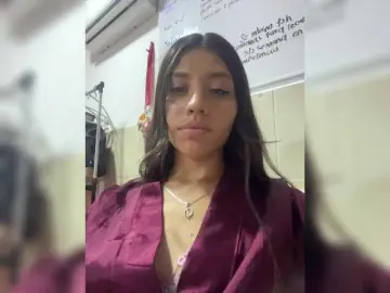 Bongacams Free Porn Cam of CheryelFoxx
