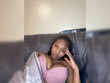 Bongacams Live Sex Cam of Curvy-maxy9