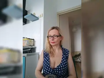 Bongacams Free Porn Cam of ShiningMILF