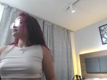 Bongacams Adult Webcams of lucy-red