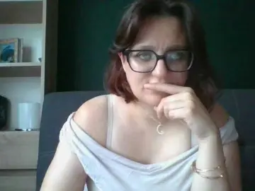 Bongacams Free Porn Cam of sensualParis