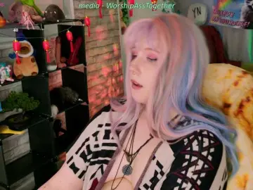 Bongacams Best live sex cam show of candy-yeah