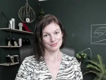 Bongacams Watch Live Sex Cams of mrsVivian