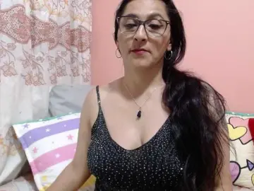 Bongacams Sex Chat of KarinaSuarez1