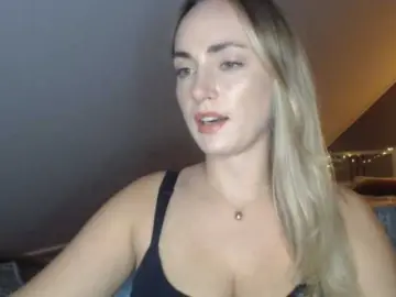 Bongacams Watch Live Sex Cams of ScarlettXQueen