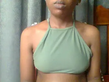 Bongacams Nude Webcam of Hotchille