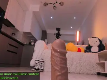 Bongacams Live Sex Cam of Nikkisweetiex
