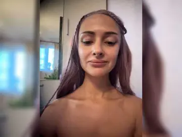 Bongacams Adult Webcam of KiraWhite