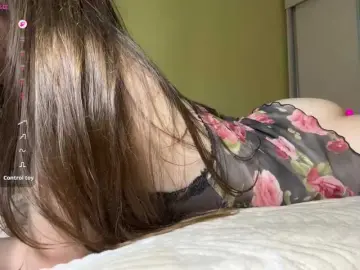 Bongacams Sex Cam of MilkaCrystall01