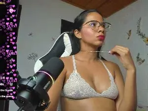 Cam4 Free Porn Cam of hoffman_alisson