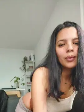 Cam4 Watch Live Sex Cams of DarkhoneyX