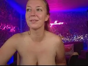 Cam4 Nude Webcam of lucyallen4201