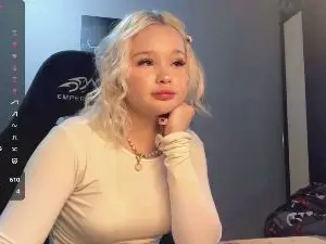 Cam4 Live Sex of RozanneKillay