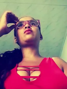 Cam4 Free Live Porn of aisha_koswell33