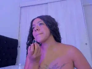 Cam4 Live Sex of Alika_