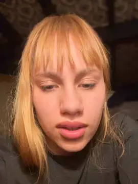 Cam4 Live Sex of saraangelafern1
