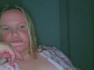 Cam4 Watch Live Sex Cams of Sweetcheeks84