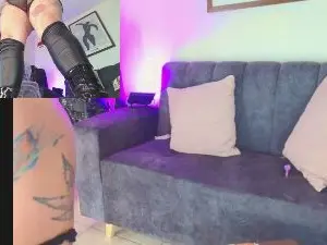 Cam4 Private Sex Chat of Zully_Green