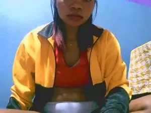Cam4 Free Live Porn of YummyEmma