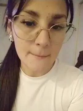 Cam4 Live Sex of NickyDvich