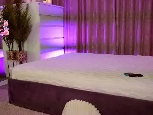 Cam4 Adult Video Chat of Emily_Hudsson