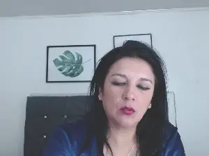 Cam4 Live Sex Cam of selena_hotmilf
