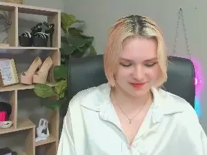 Cam4 Watch Live Sex Cams of SweetLilyxo