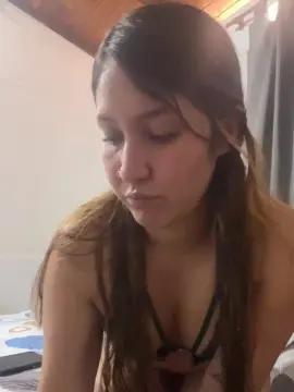 Cam4 Live Sex of cora_2801