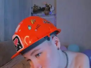 Cam4 Live Sex Cam of LinhMadeiros