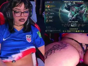 Cam4 Nude Webcam of Nyveth