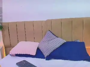 Cam4 Live Porn of Anthonelaa__