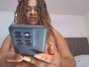 Cam4 Nude Webcam of Luxy_benet